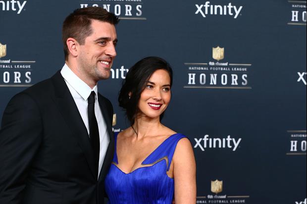 Olivia Munn Debunks Aaron Rodgers Engagement W/ Funny Post