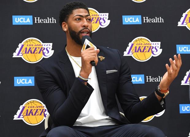 Here's How Anthony Davis Found Out He We Traded To Lakers................