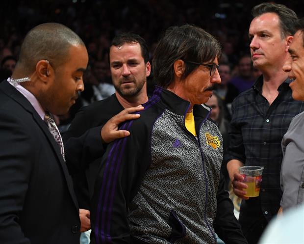 Watch Red Hot Chili Peppers frontman Anthony Kiedis Get Kicked Out After Lakers/Rockets Fight For Fl