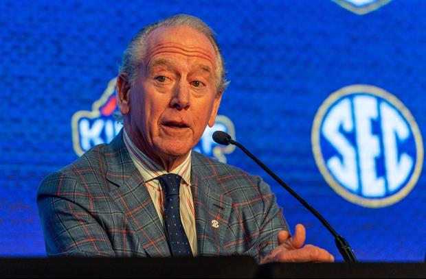 Archie Manning Believes his Grandson, Arch, Is 'Ahead Of' Peyton & Eli At This Stage