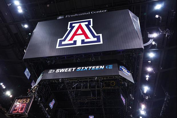 Video Of Arizona Fan Trying To Slash Tires Of Texas Tech's Team Bus After Saturday's Game