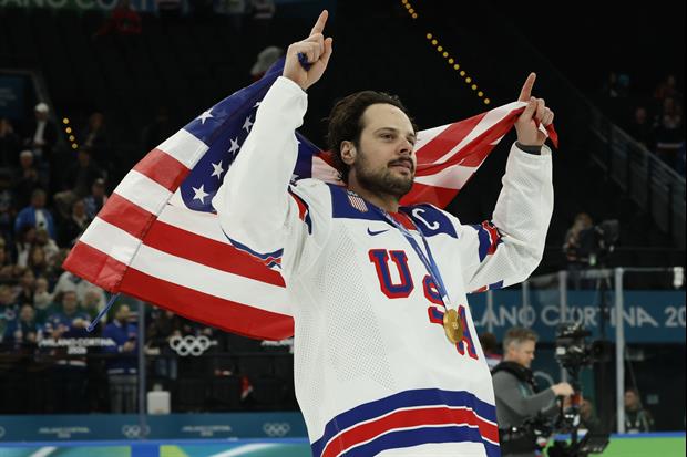 Pee Wee Hockey Team Finds Out Mid-Game About U.S.A. Win, Takes Timeout To Celebrate