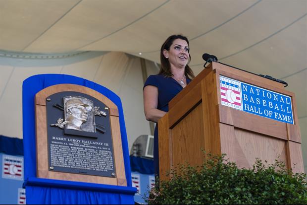 Roy Halladay’s Wife Brandy Gives Amazing Emotional Speech At Hall Of Fame Ceremony