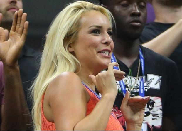 Former ESPN Reporter Britt McHenry Shows Off Her Black Dress