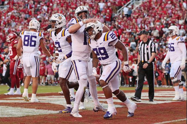 No. 8 LSU Handles Arkansas, 34-10