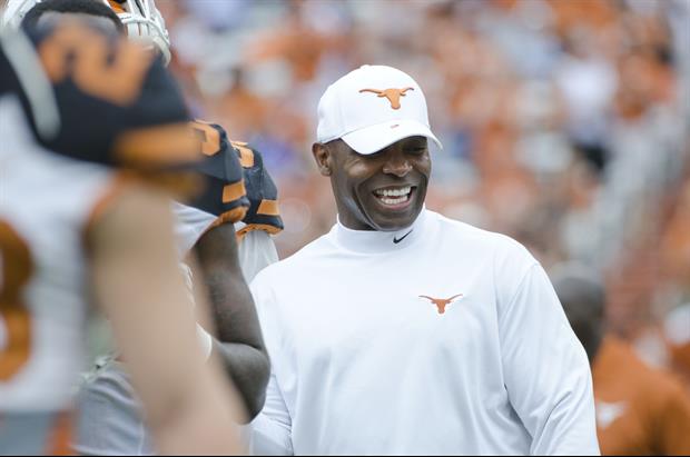 Now Charlie Strong Is Dabbing With Recruits During In-Home Visit