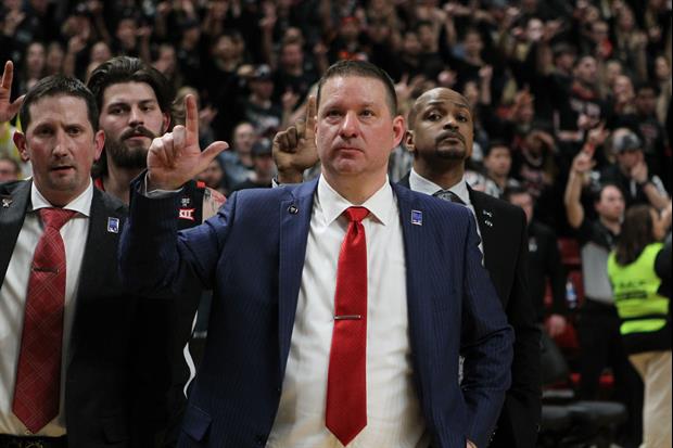 Chris Beard Shows Up To Texas Tech Fans' Wedding & Provided Whataburger For Them After Bet