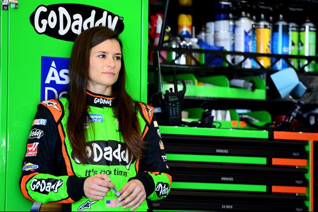 Pic Sports Illustrateds Website Shows Danica Patricks Nipple 