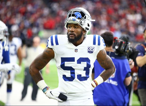 Here's Colts LB Darius Leonard Pulling Over To Change A Woman’s Flat Tire On Easter