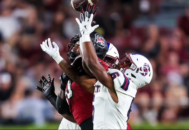 South Carolina DT Davonte Miles Was Arrested This Week