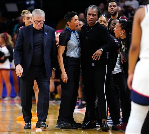 South Carolina Smothers UConn 62-48 To Advance To NCAA Title Game