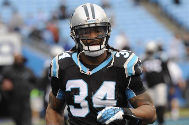 DeAngelo Williams Rocks Out To 'Frozen' With His Daughters