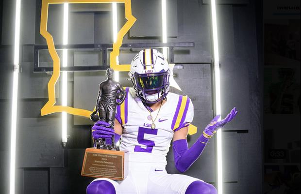 Five-Star LSU CB Commit DJ Pickett Shares Picture With Brian Kelly After The UCLA Win