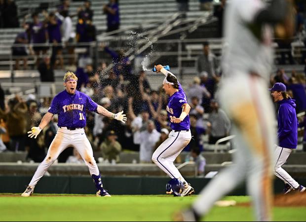 LSU Walks Off Series Opener Against Arkansas, 5-4