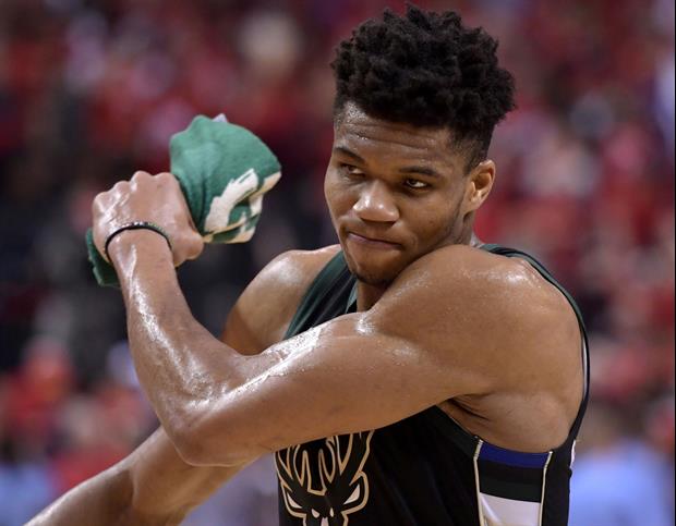 Watch Bucks Star Giannis Antetokounmpo Just Get up & Walk Out Of Post-Game Presser