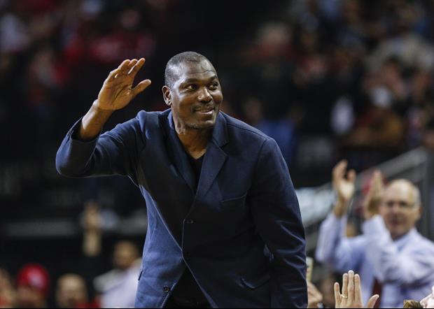 Here's The Story Of Hakeem Olajuwon Eating 100 Chicken Nuggets In 5 Hours