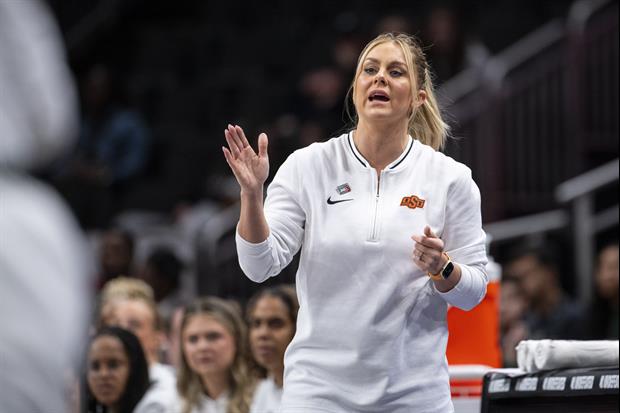 Oklahoma State WBB Coach Called Timeout After Their 67th Point So Crowd Could Freak Out