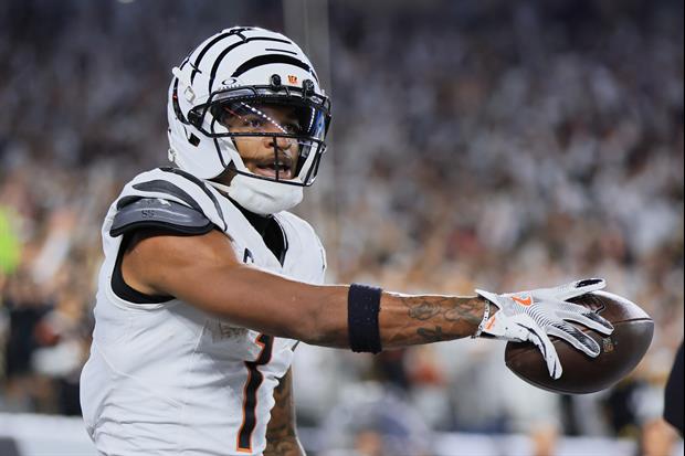 Watch: Ja'Marr Chase Catches Touchdown Pass During Thursday Night Football