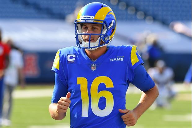 Rams QB Jared Goff's Girlfriend Watched His Game Against The Giants Poolside
