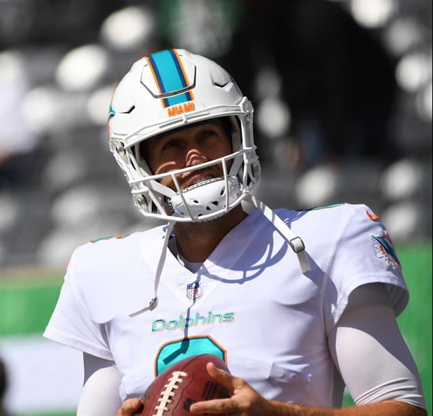 Watch Jay Cutler Not Even Fake Like He Cares On This Wildcat Play