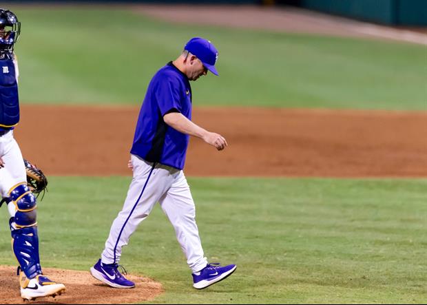 Jay Johnson Holds Long Meeting With Team, Followed By Pitchers Only Meeting After ULL Loss