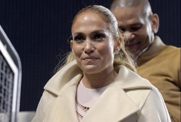 It's Not Even Been A Week & Jennifer Lopez's Abs Are More Ripped Than Alex Rodriguez's