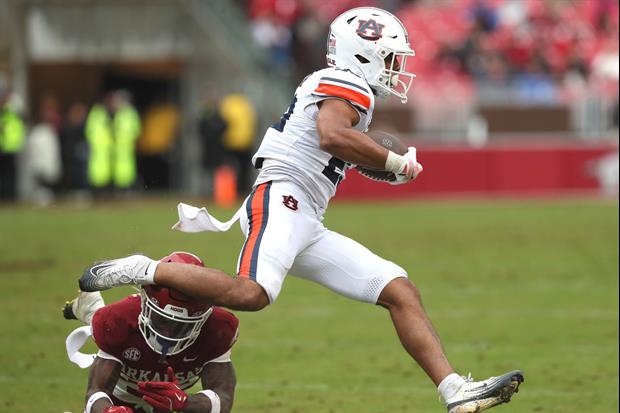 Auburn Earns First Conference Win Of The Season vs. Arkansas, 33-24
