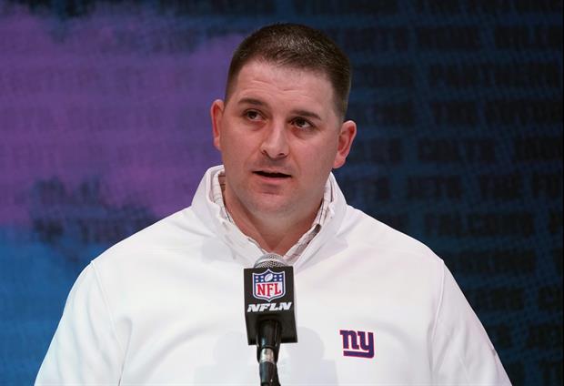 Giants New Coach Joe Judge Makes Coaches Run Laps & Removed Names From Jerseys
