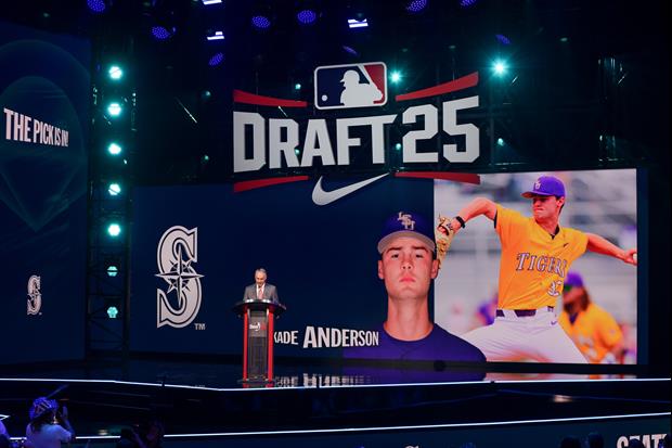 Kade Anderson Signs With The Mariners, Meets Franchise Legend Ichiro Suzuki On First Day