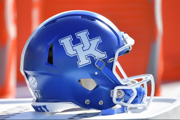 Kentucky's O-Line Coach Is Trying To Land 4-Star Recruit By Sending Pics Of Food He Cooks