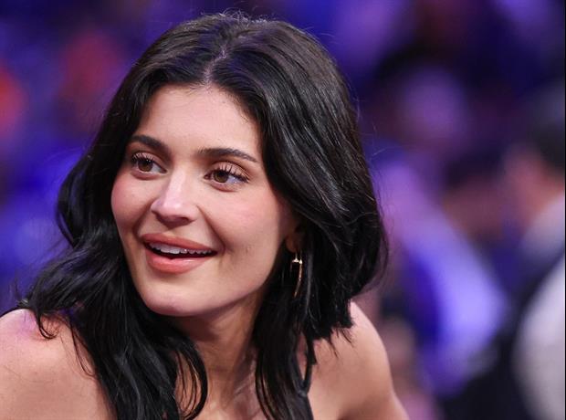 Kylie Jenner Gives Poker Tutorial In Just A Bra