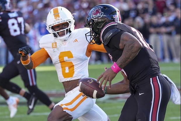 South Carolina Stuns No. 11 Tennessee, 27-24, On Last-Second Field Goal