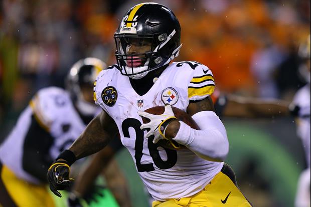 Steelers RB Le’Veon Bell Still Not At Practice, But Partying At Night Club Monday
