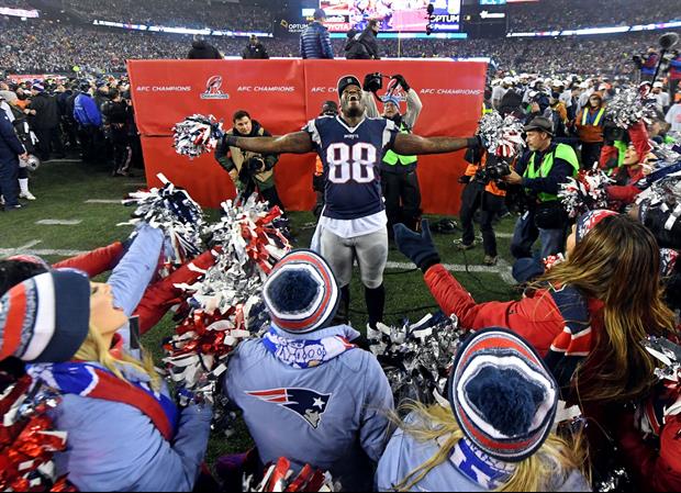 New England TE Martellus Bennett Got Down With Patriots Cheerleaders After Win