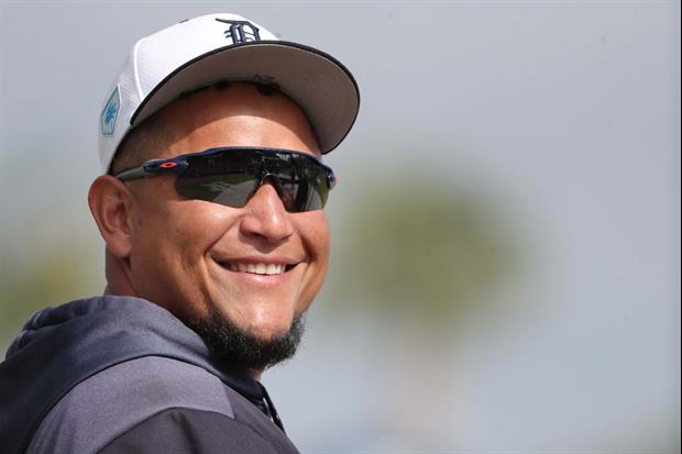 Video of Tigers' Miguel Cabrera Pulls Off The Hidden Ball Trick Against Twins..........