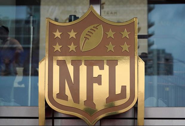 NFL To Withhold Pay From Players Who Contract Covid-19 at 'High-Risk Events'