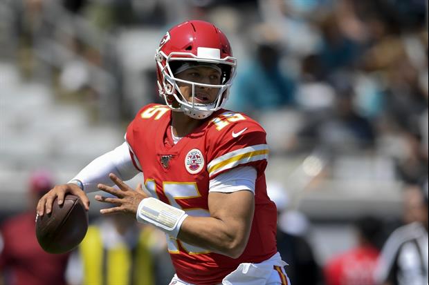 Chiefs QB Patrick Mahomes' First No-Look Pass of Year Was Awful, video