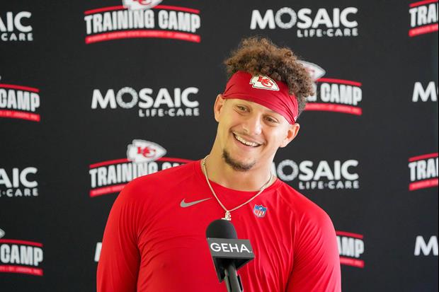 Here's What Patrick Mahomes Got His Offensive Linemen For Christmas