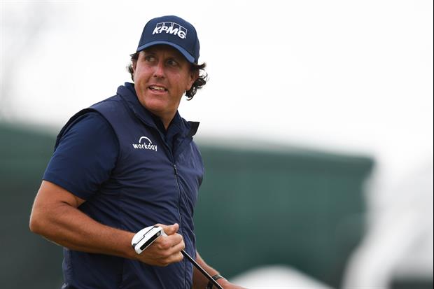 Phil Mickelson Kicked A Water Bottle Off A Dude's Head Who's Standing Straight Up