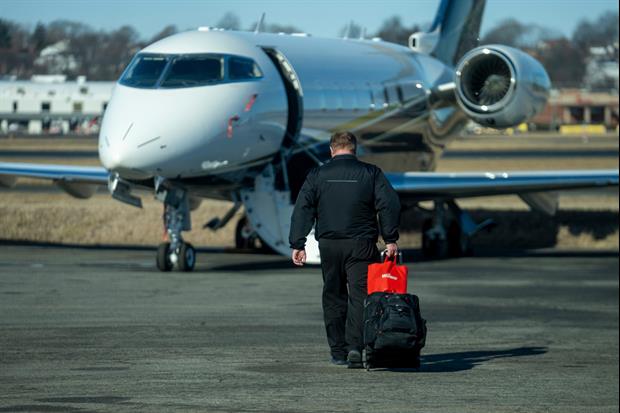 Watch: Two Private Jets Are On The Move Towards Oxford To Get Lane Kiffin, Family, & Staff