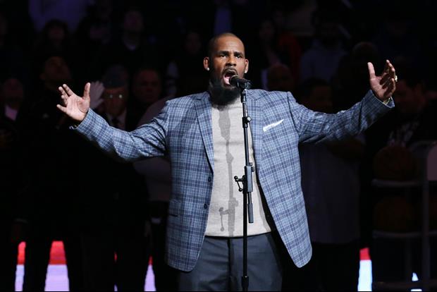 R. Kelly Drains 3-Pointer With Cigar In His Mouth At Nets Game