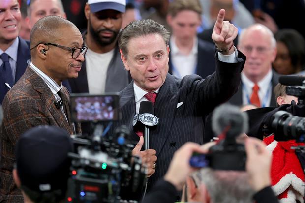 Rick Pitino Had A Beer During His Press Conference To Celebrate Another Big East Title