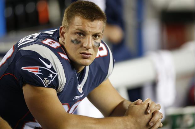 Rob Gronkowski Forgets The Words “Ice Ice Baby” On Stage