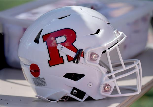 Watch Rutgers Center Punch His QB In The Face To Celebrate Touchdown
