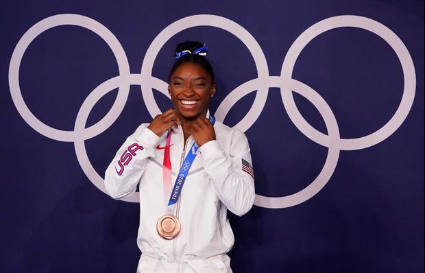 Simone Biles Suffers Gnarly Finger Wound After German Shepherd Attack