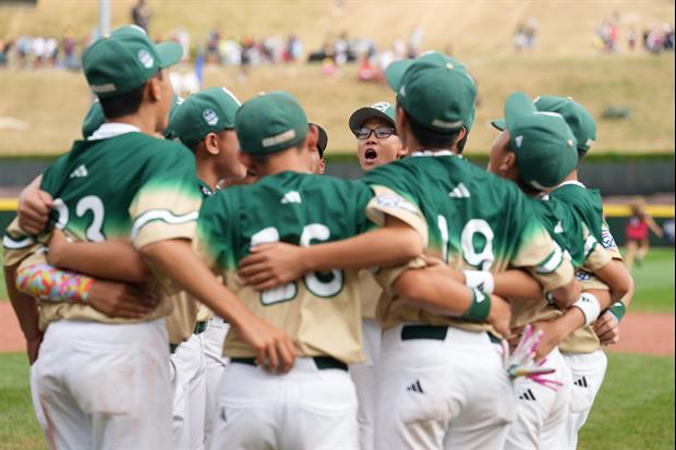Taiwan Coach Reminds Team All The Girls Back Home Are Watching Before Title-Winning Out