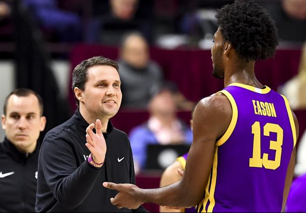 Photo: Will Wade Watches His Former Player Tari Eason Take On The Pelicans In New Orleans
