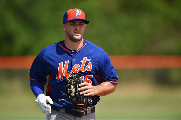 Here's Your First Look At Tim Tebow In A Mets Uniform & Practicing
