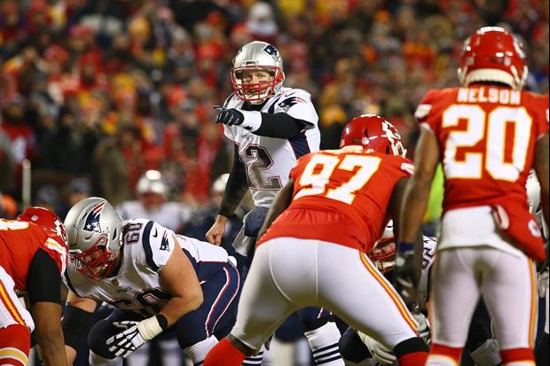 NFL Investigating Fans Shining Laser Pointer In Tom Brady's Eyes During AFC Title Game