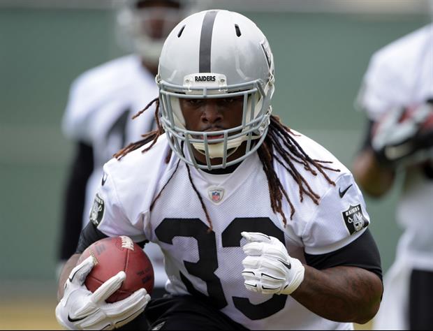 RB Trent Richardson Runs Away From Enormous Hole To End Zone